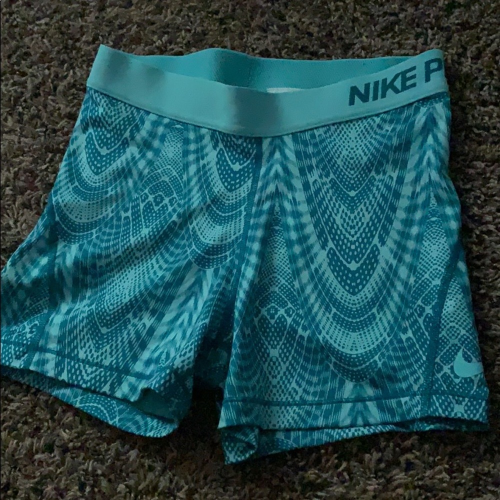Nike Pro booty shorts